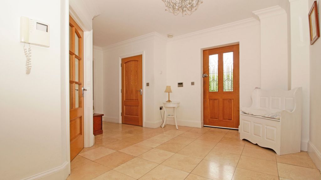 Property photo 3 of 29