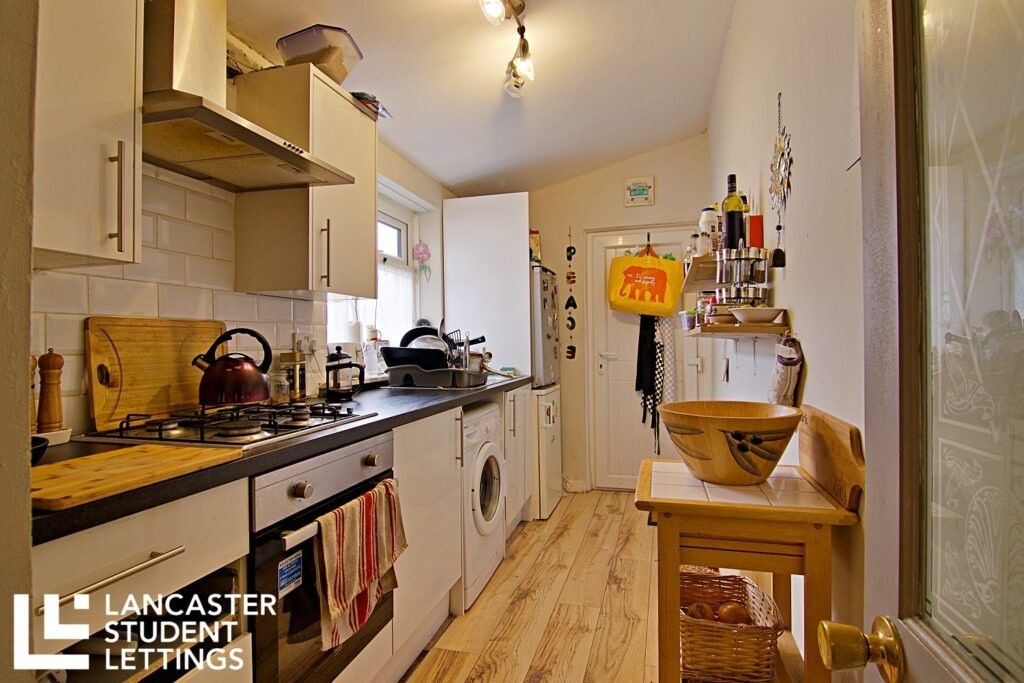 Property photo 3 of 8 Property Photo