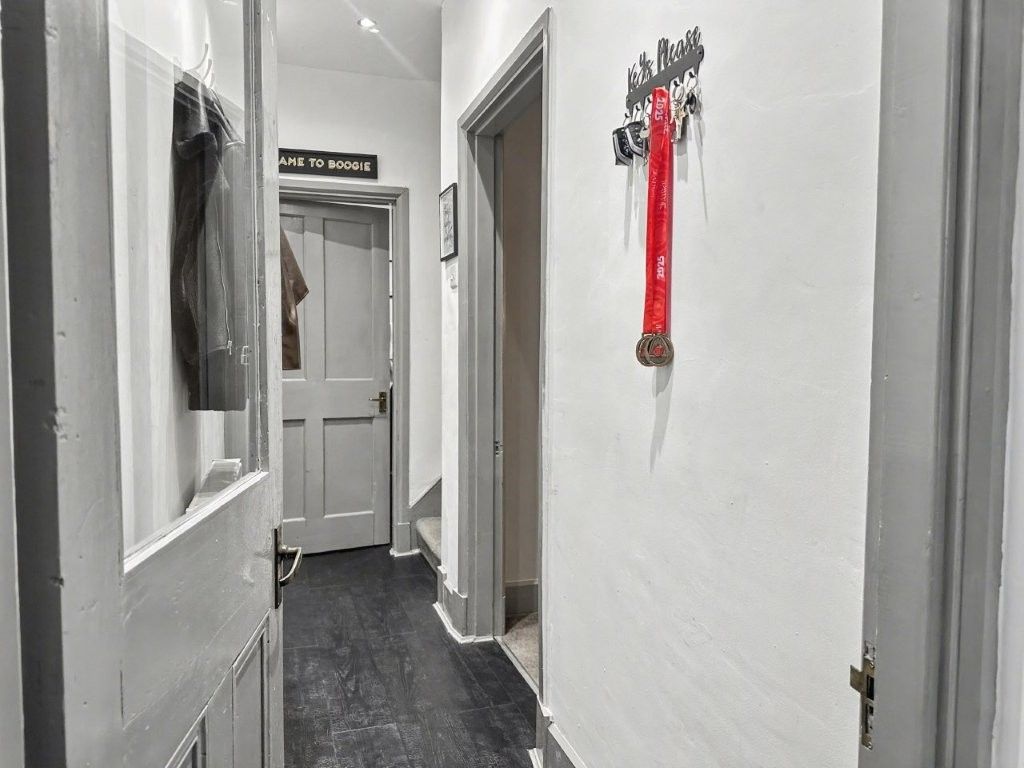 Property photo 3 of 26