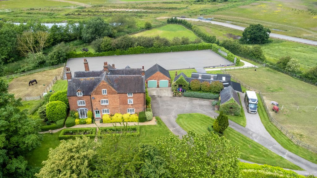 Property photo 1 of 44