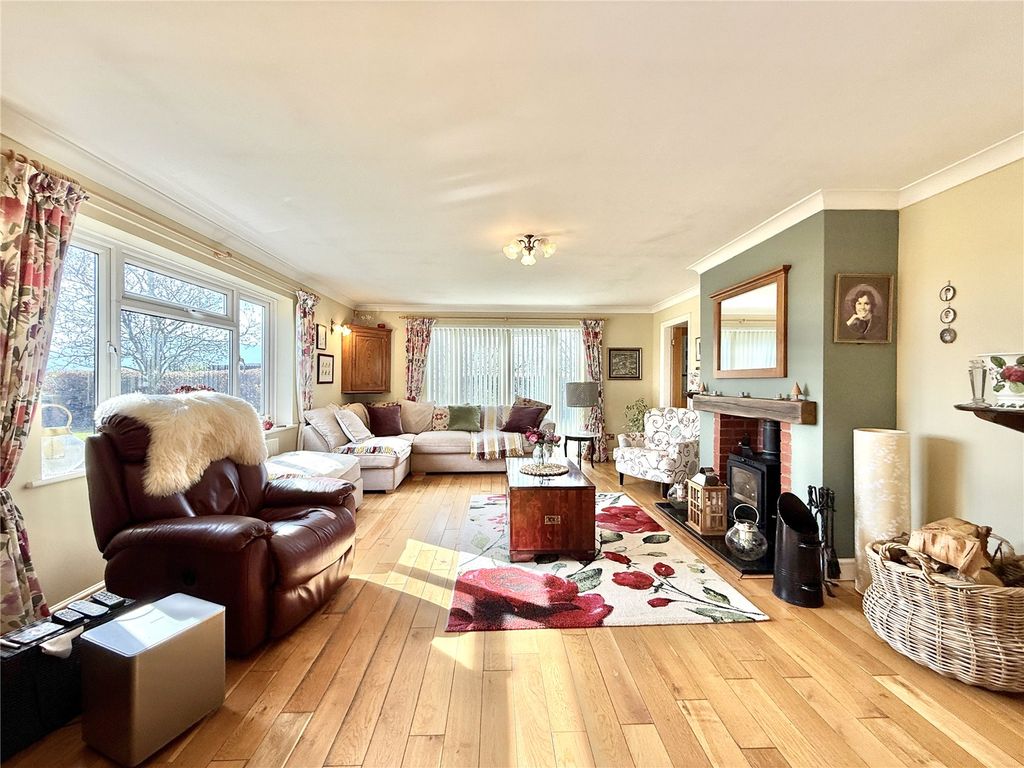 Property photo 2 of 42 Picture No. 02