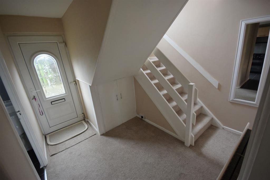 Property photo 3 of 14 Entrance Hall