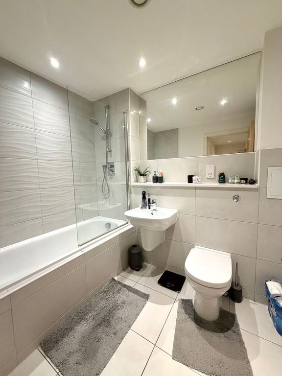 Property photo 3 of 8 Photo 4