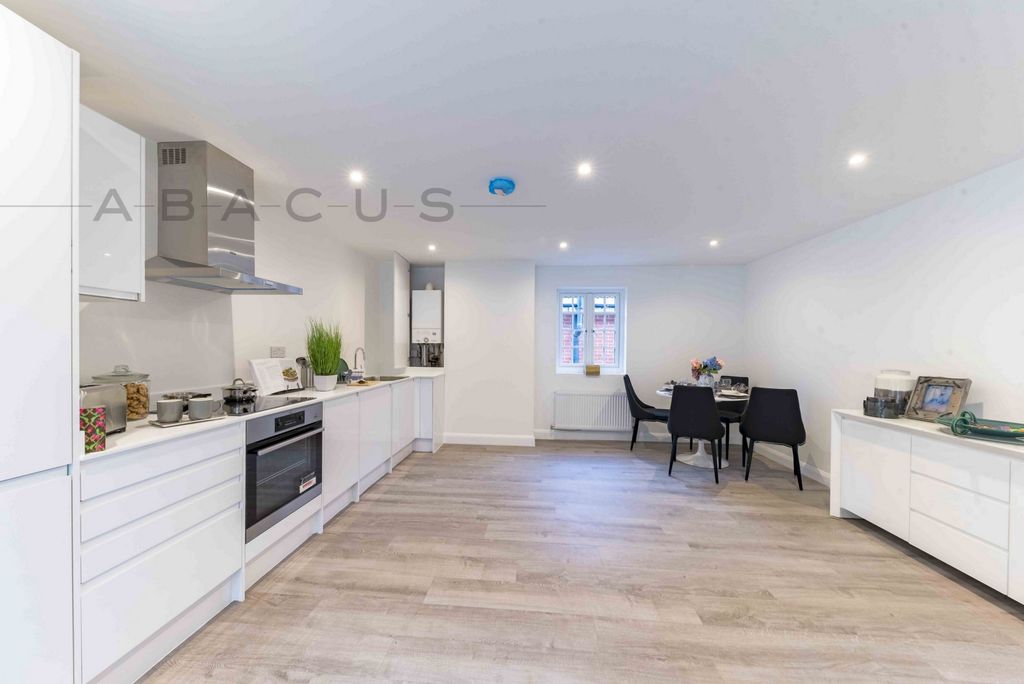 Property photo 3 of 9 Photo 3