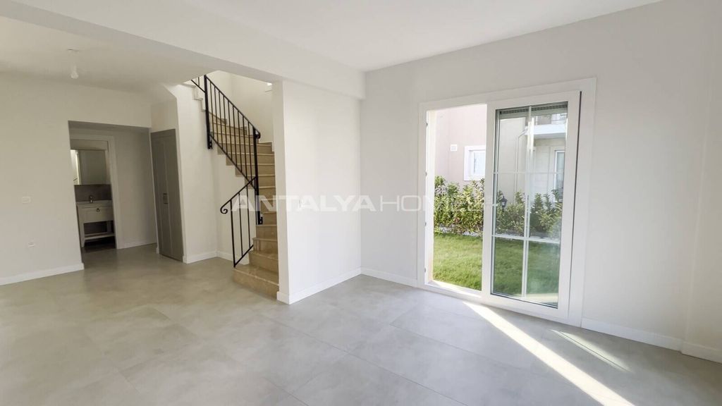 Property photo 3 of 24