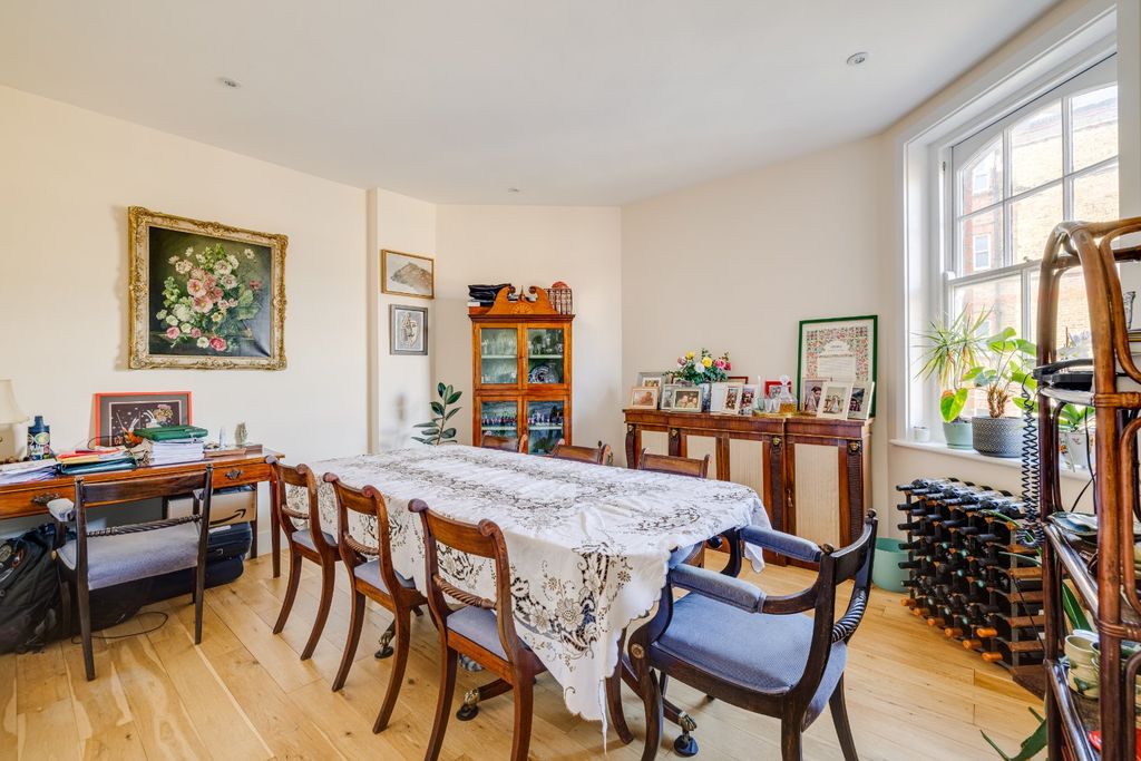 Property photo 3 of 7