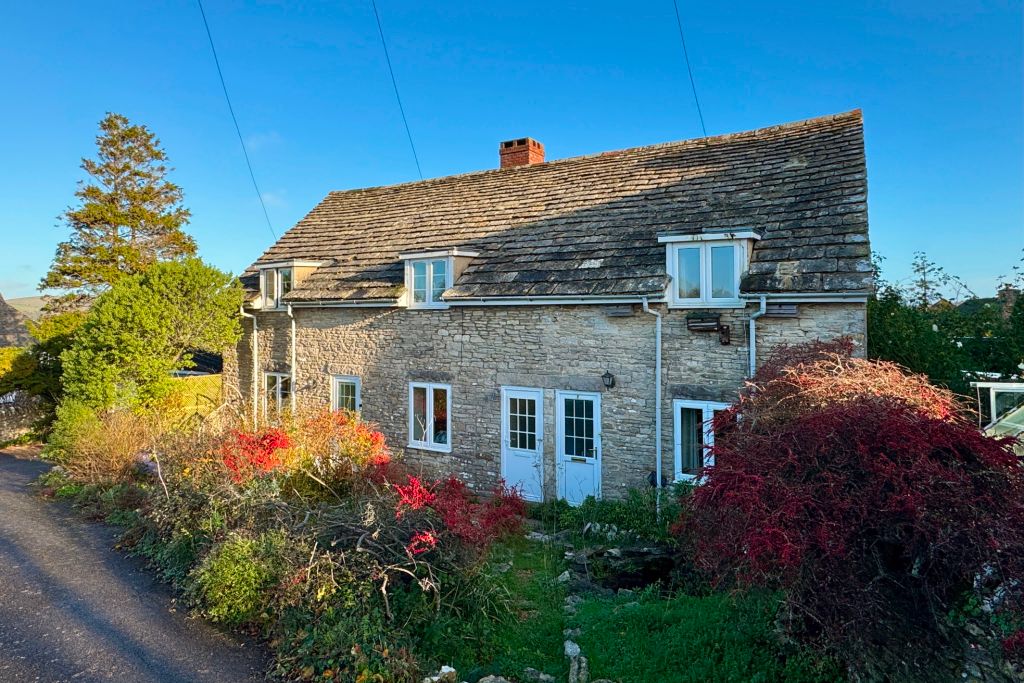 Property photo 1 of 12