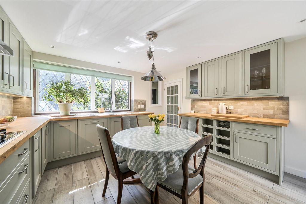 Property photo 2 of 16 Kitchen.Jpg