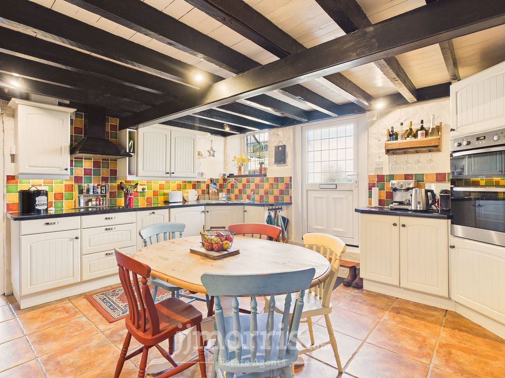 Property photo 3 of 27