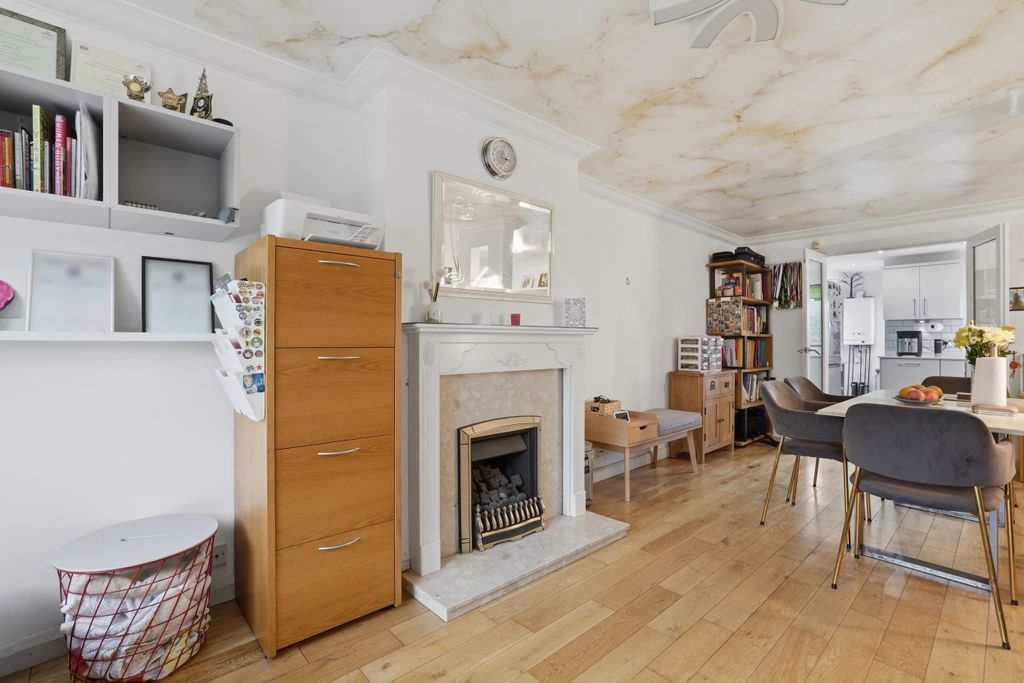 Property photo 2 of 24