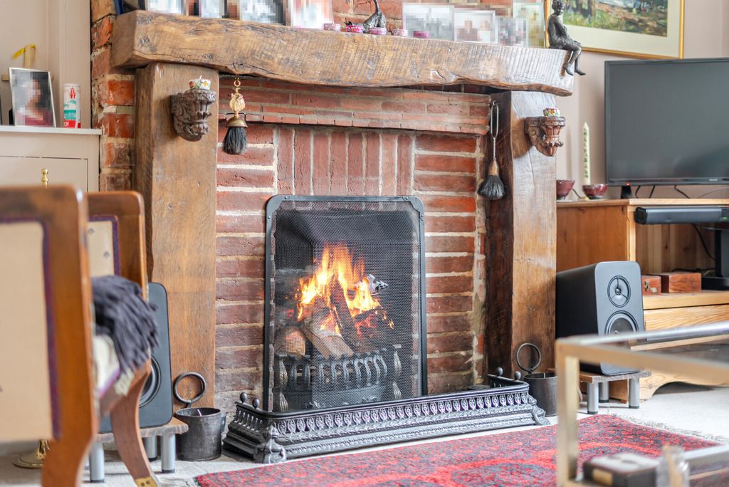 Property photo 2 of 17 1415536-13-699725...