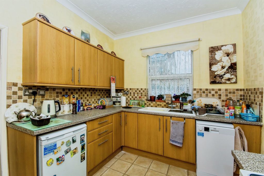 Property photo 2 of 25