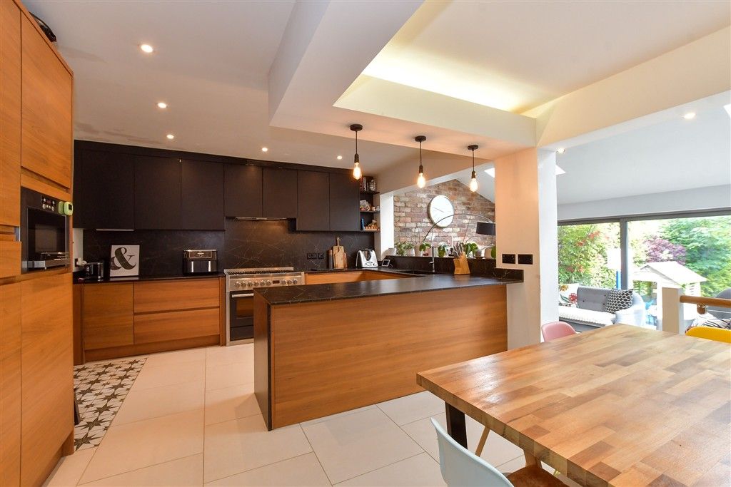 Property photo 2 of 18 Kitchen/ Dining Area