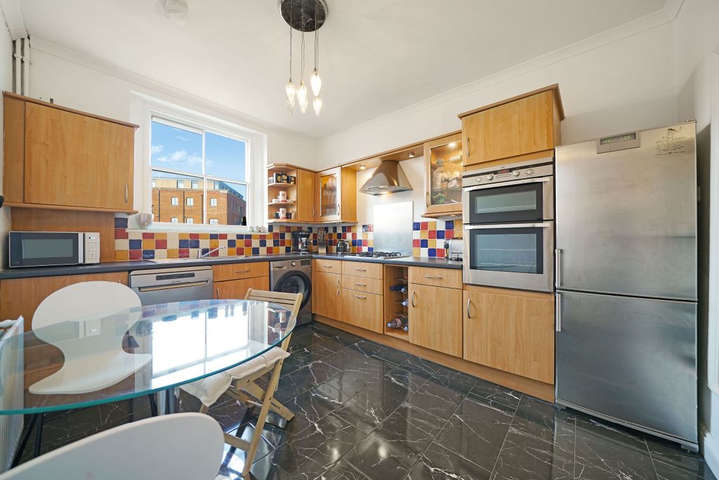 Property photo 3 of 7