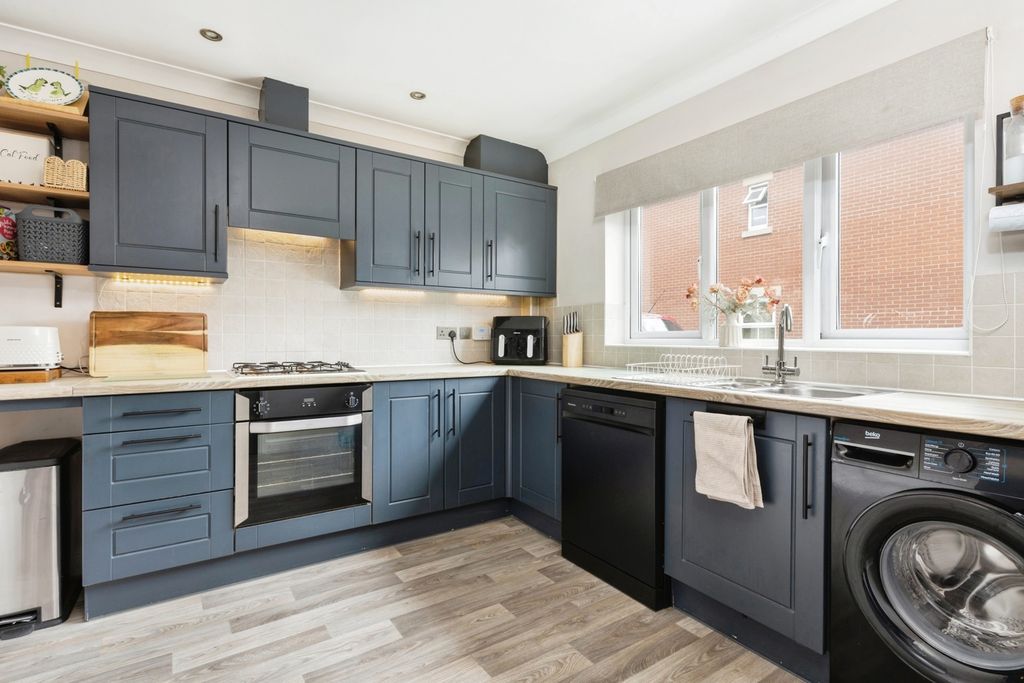 Property photo 3 of 17 Pbox-Img.Jpg