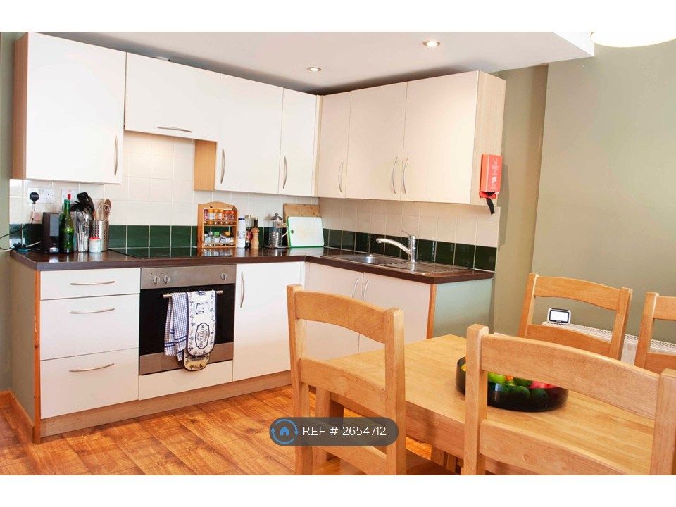 Property photo 3 of 23 Kitchen / Diner 1