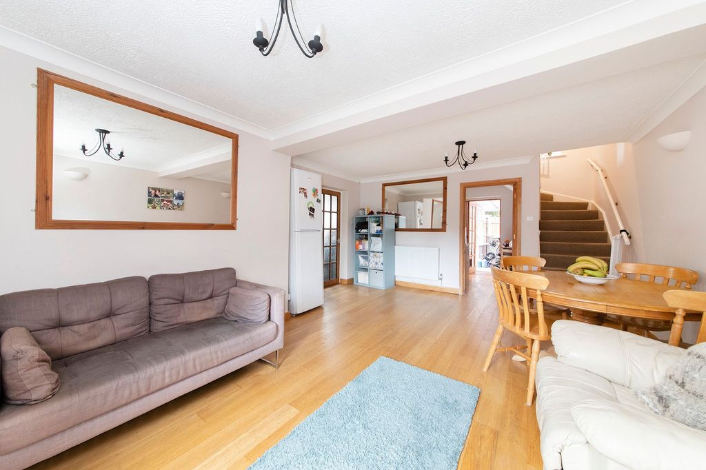 Property photo 3 of 9