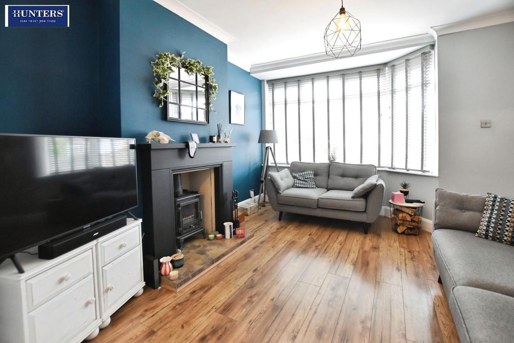 Property photo 3 of 22 Lounge