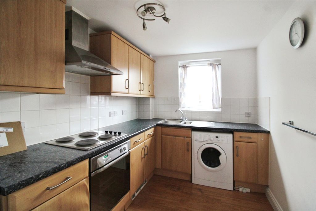 Property photo 3 of 8 Picture No. 12