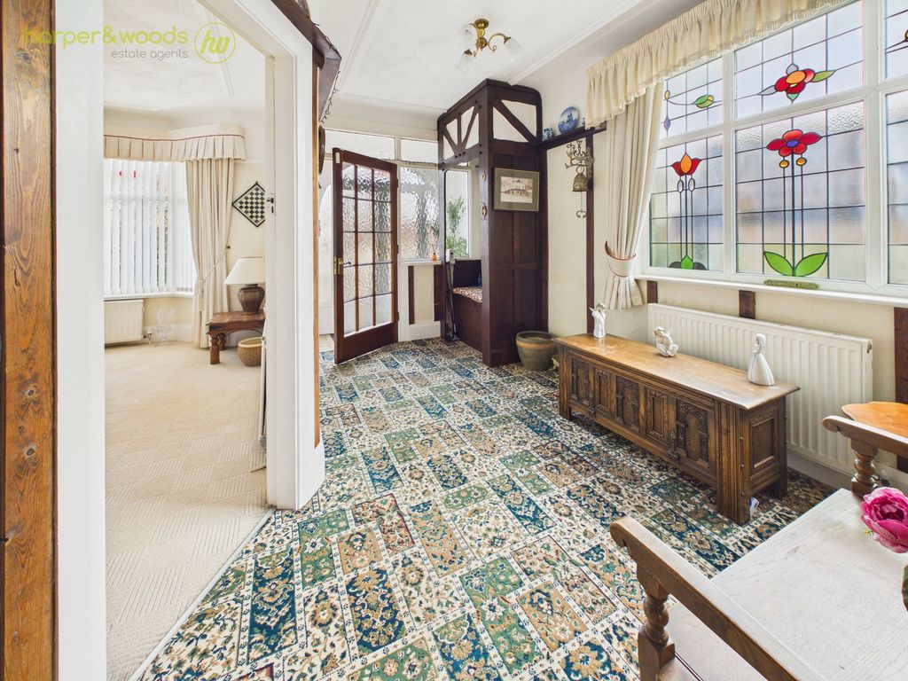 Property photo 2 of 39