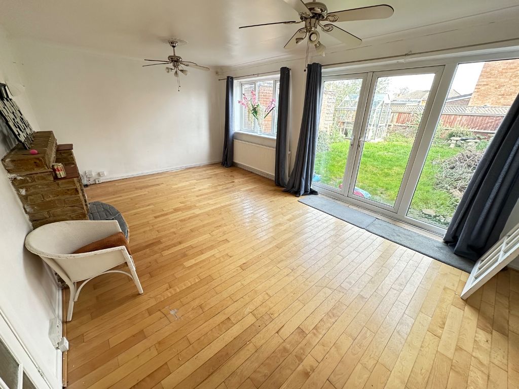 Property photo 3 of 10 4956632