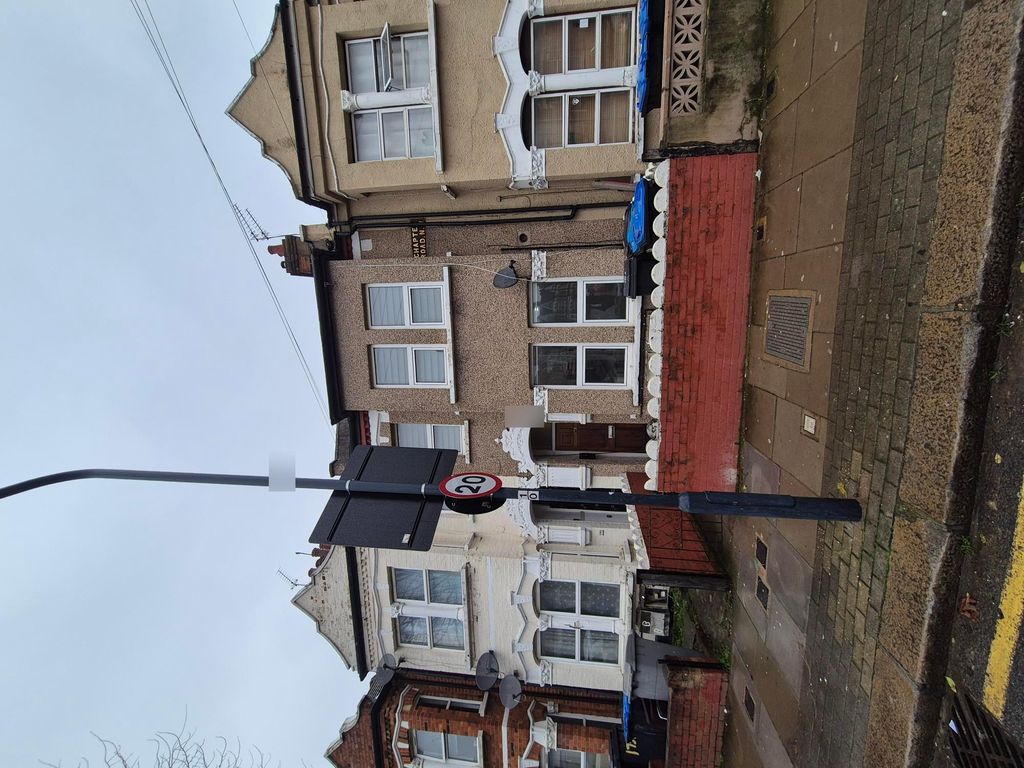 Property photo 1 of 19 Photo 0