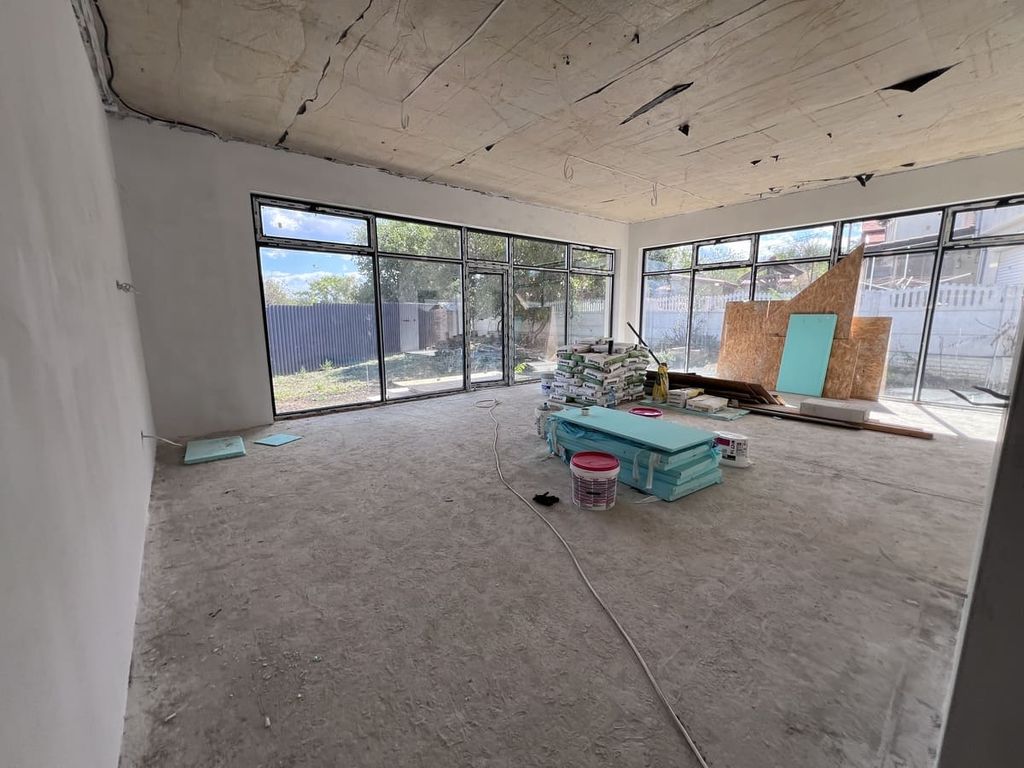 Property photo 2 of 24