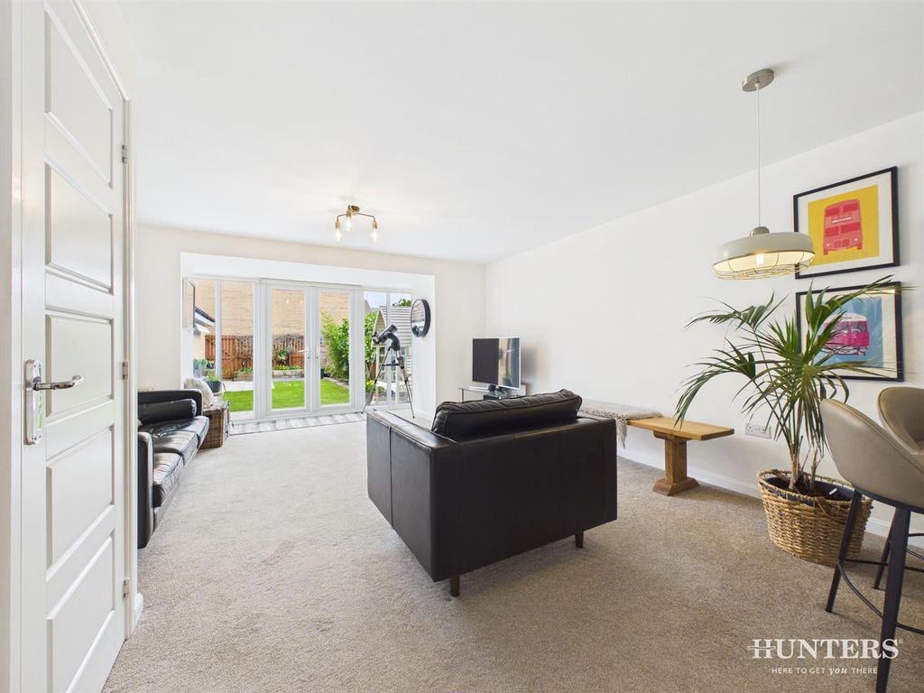 Property photo 3 of 18 Cam05287G0-Pr0173-Still008.Jpg