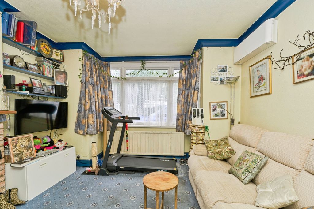Property photo 2 of 19 1
