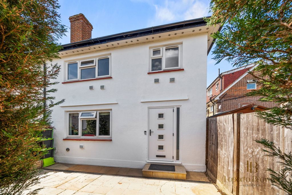 Property photo 1 of 24