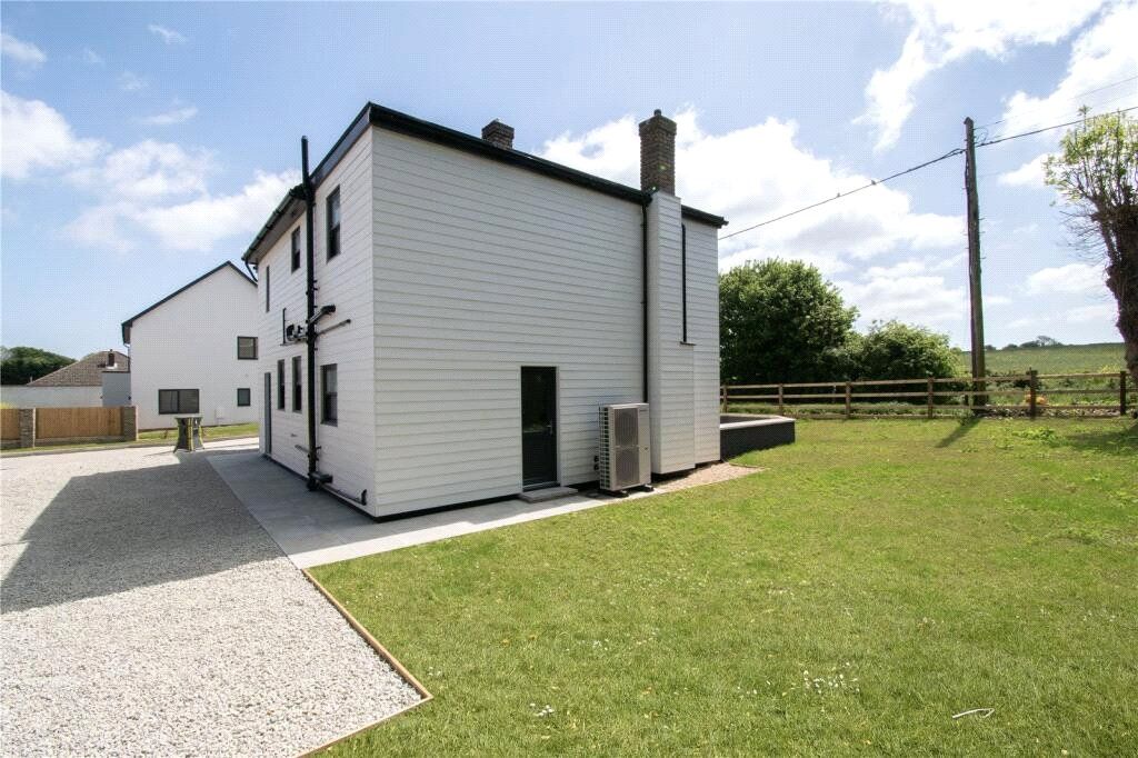 Property photo 2 of 16 Picture No. 19
