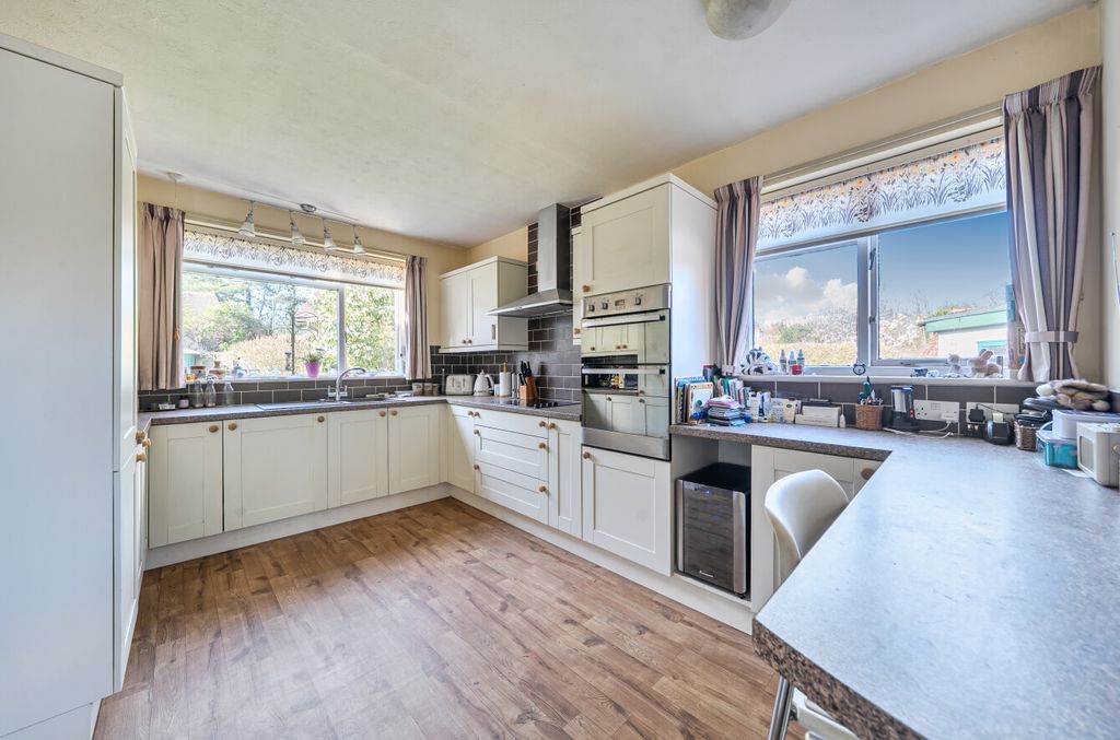 Property photo 2 of 21