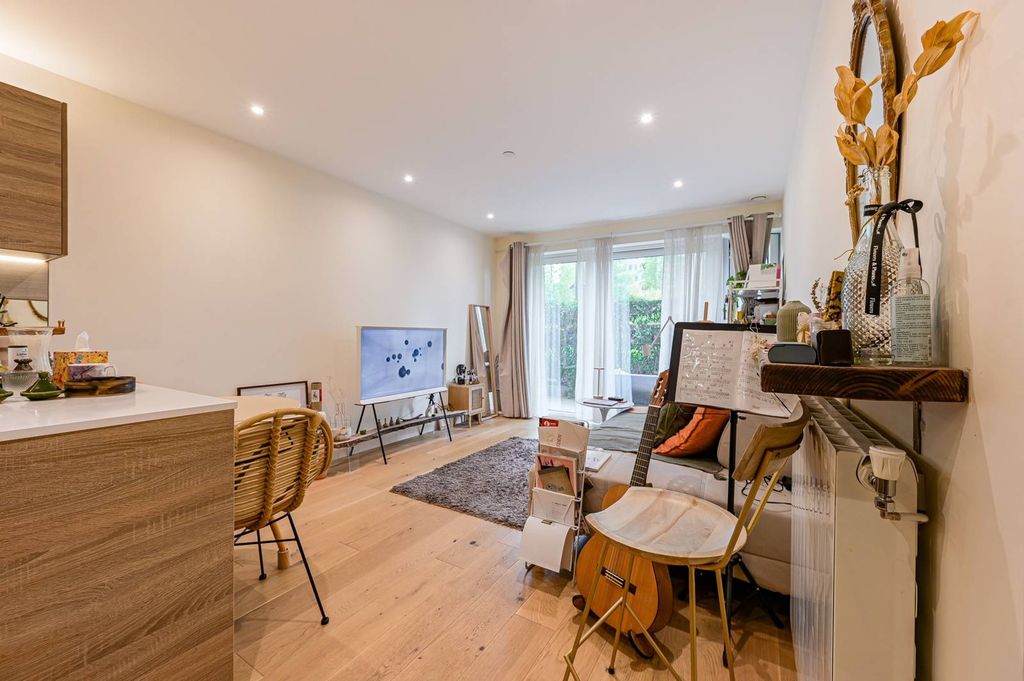 Property photo 3 of 20