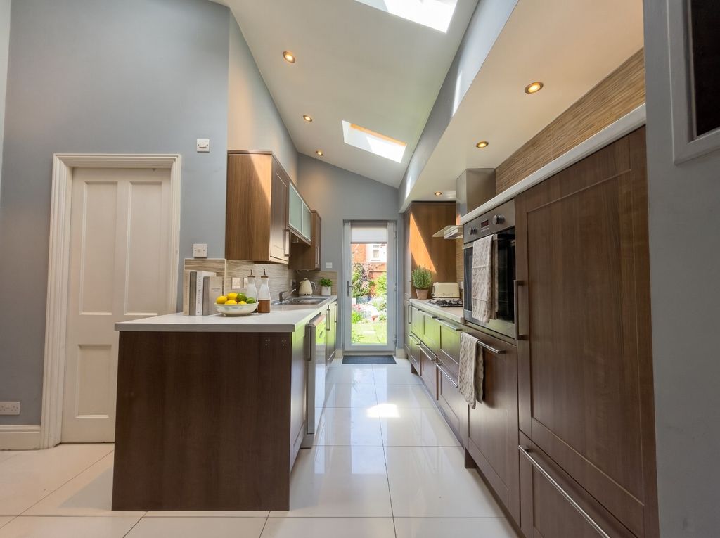 Property photo 3 of 10 4860215