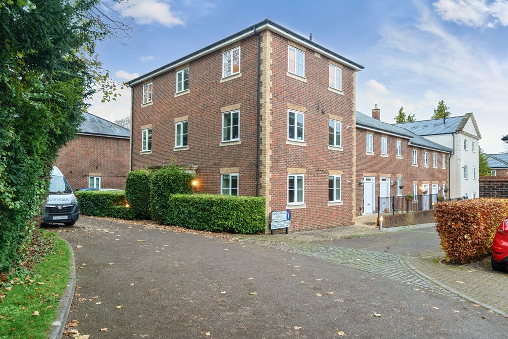 Property photo 1 of 8