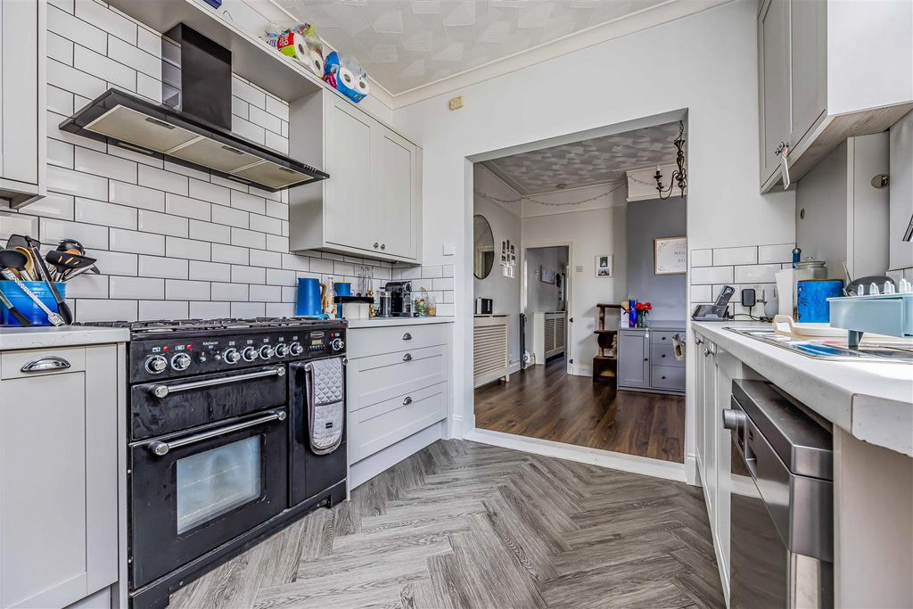 Property photo 3 of 16 55 Paulsgrove Road, Portsmouth-Small-Porticomarket