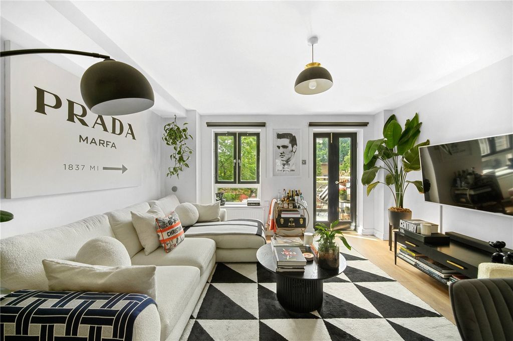 Property photo 1 of 27 Picture No. 09