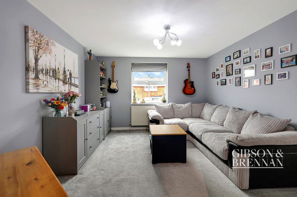 Property photo 3 of 14