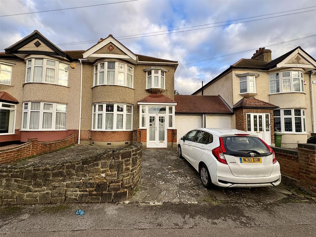 Property photo 1 of 14 External