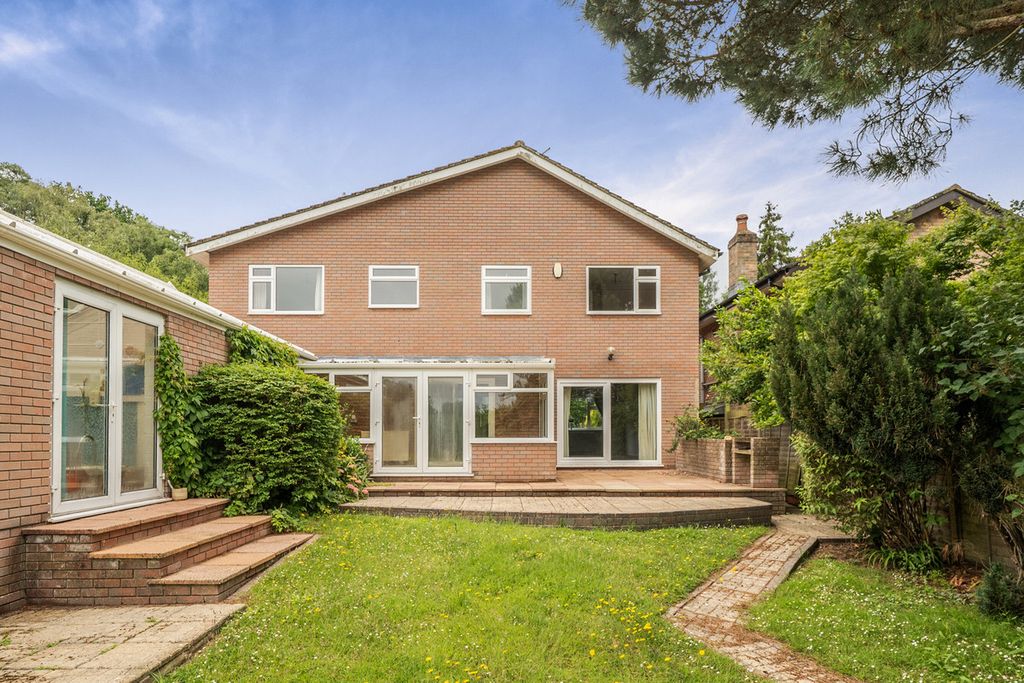 Property photo 2 of 31