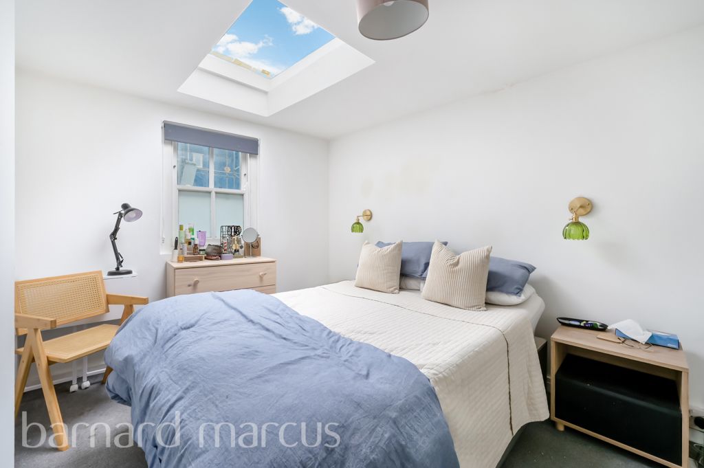 Property photo 2 of 8 Bedroom