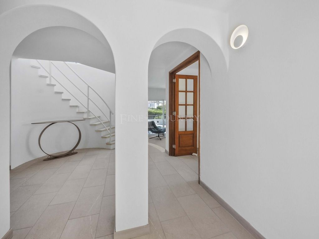 Property photo 3 of 30