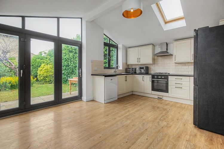 Property photo 2 of 9 330238