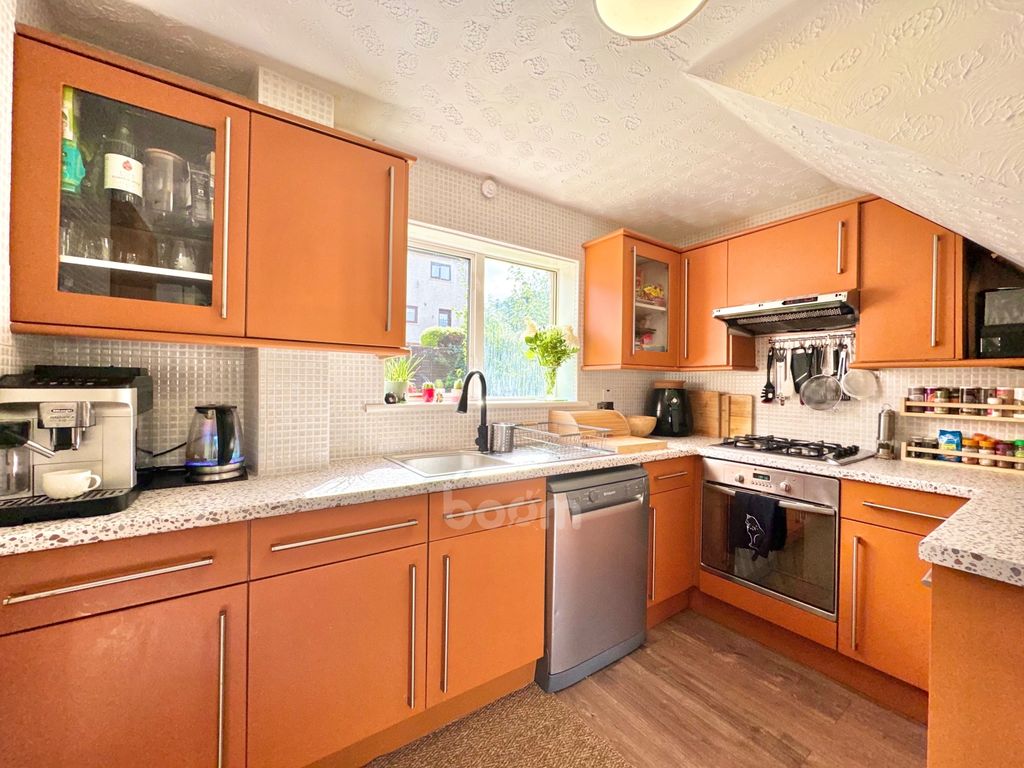 Property photo 2 of 31 Img_2343