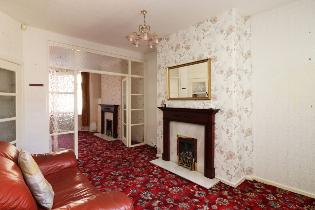 Property photo 2 of 12