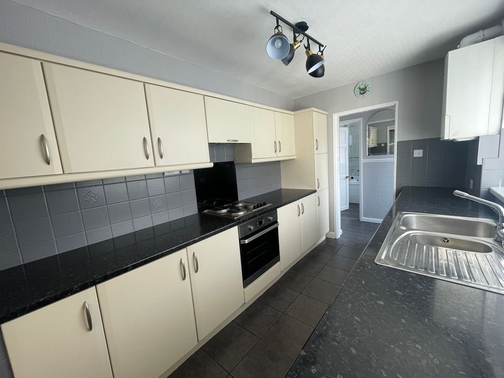 Property photo 2 of 11 Image