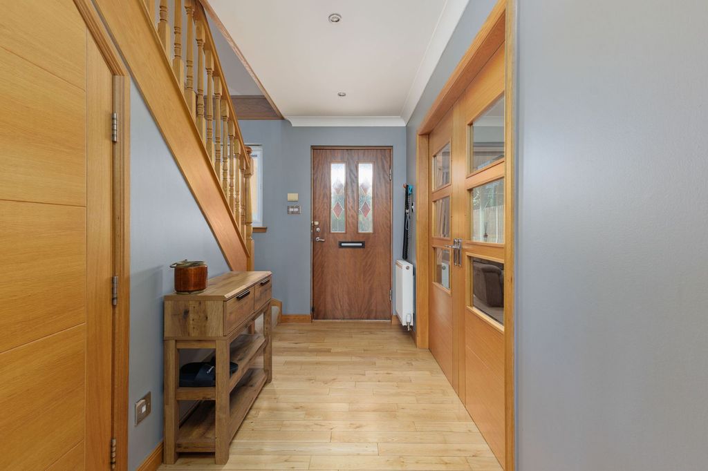 Property photo 2 of 35