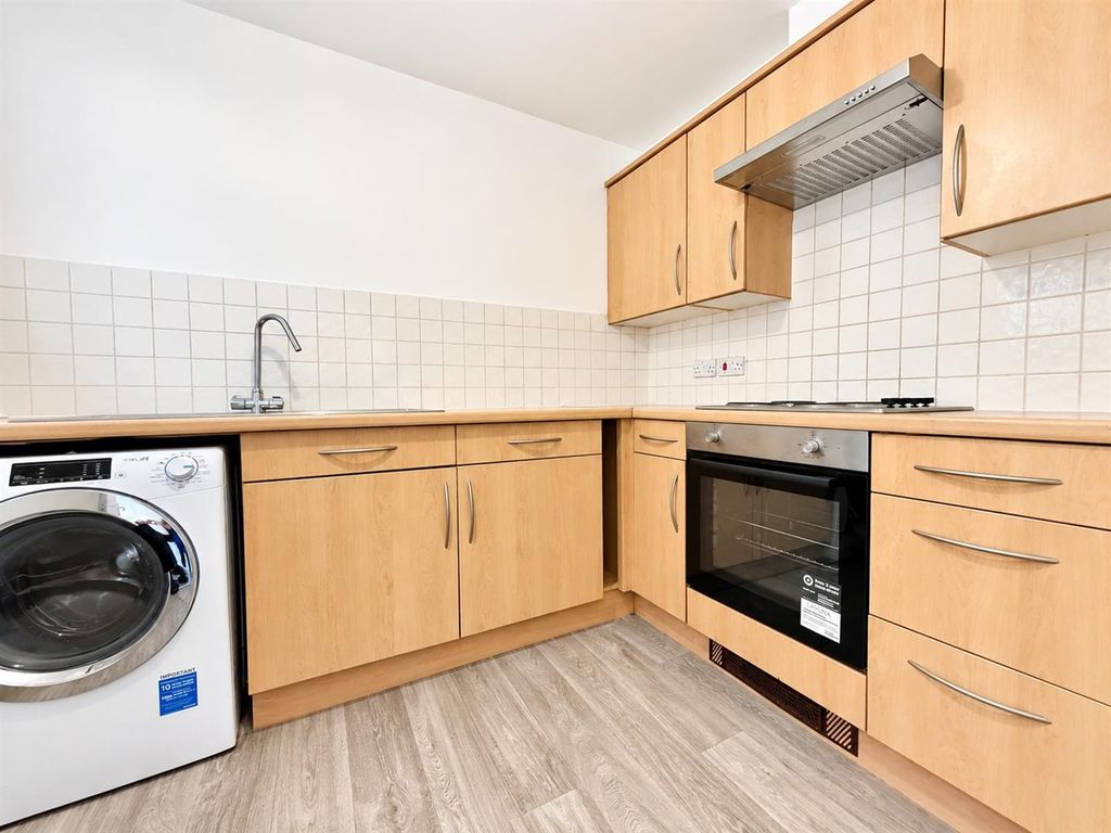Property photo 2 of 9 Kitchen.Jpg