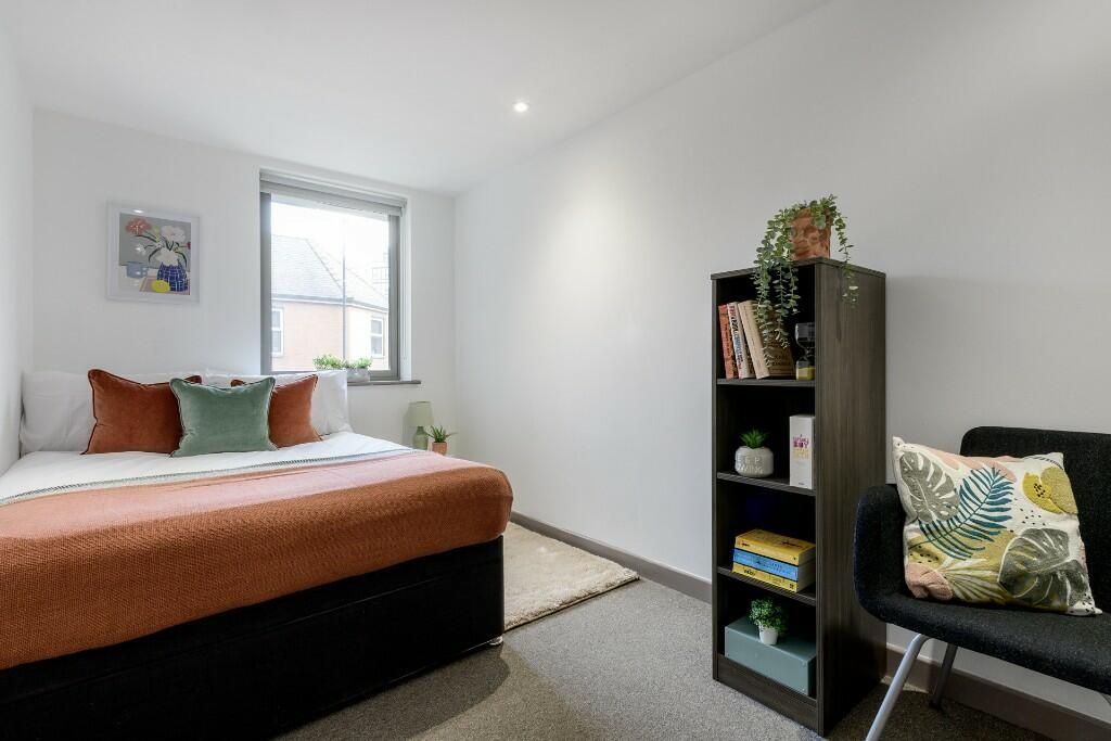 Property photo 3 of 7 Bright And Cozy Double Bedroom Featuring A Comfort...