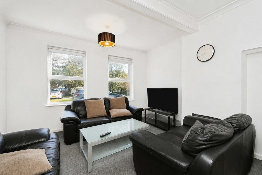Property photo 2 of 11 Pbox-Img.Jpg